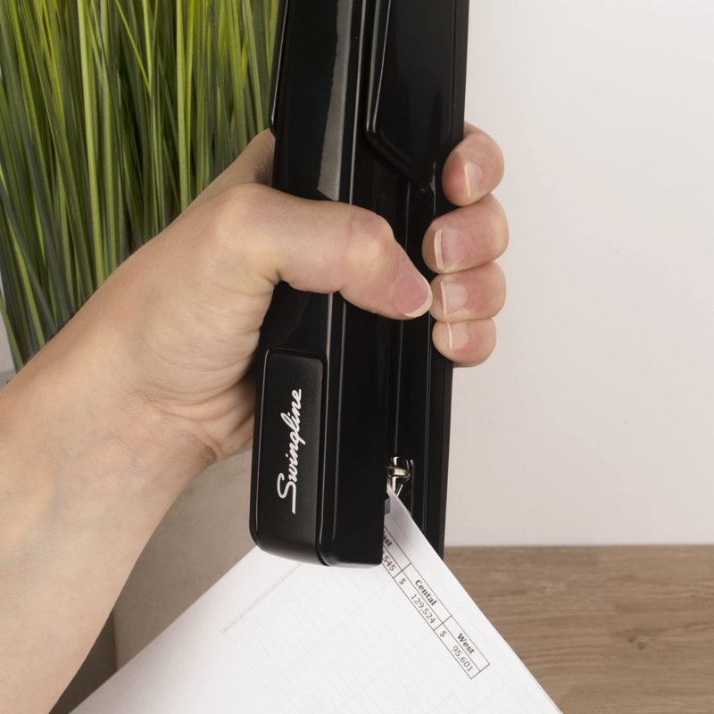 Swingline 747 Classic Stapler Black - Jam-Resistant, 30-Sheet Capacity