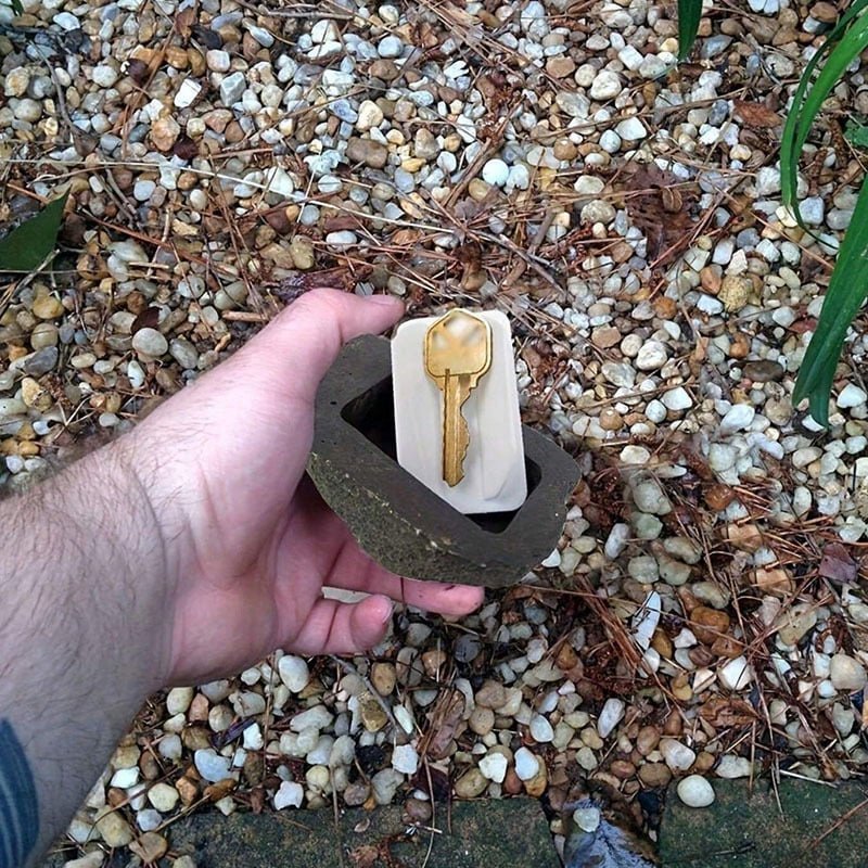 Outdoor Decorative Rock Key Hider Safe Box - Weatherproof Garden Key Storage