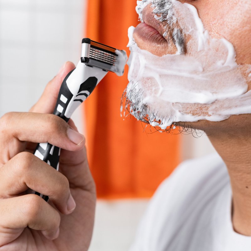 Men's 5-Blade Refillable Razor Set with Handle and Cartridges – Close Shave