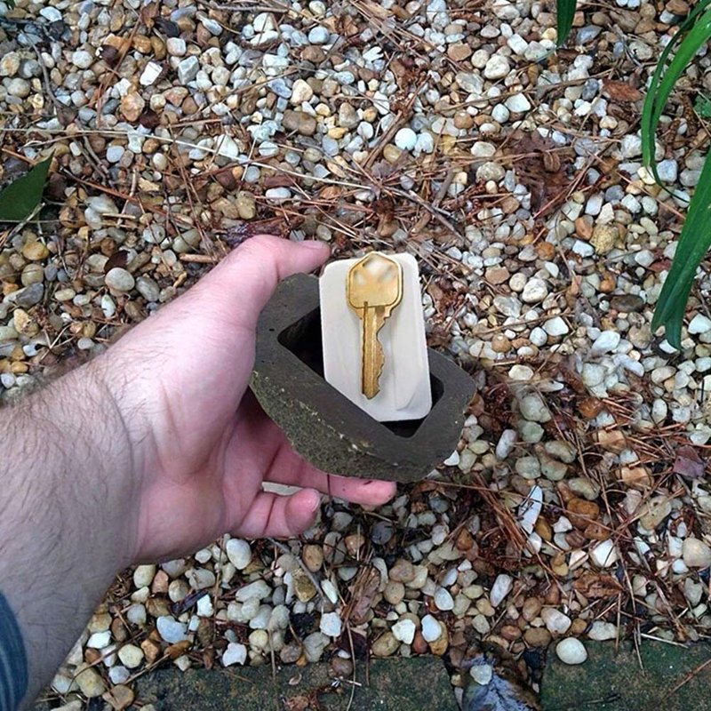 Outdoor Fake Rock Key Hider - Discreet Waterproof Garden Safe for Spare Keys