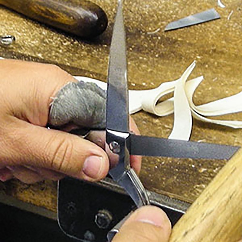 Left-Hand Dressmaker Shears 8 Inch Knife-Edge Fabric Scissors - Silver