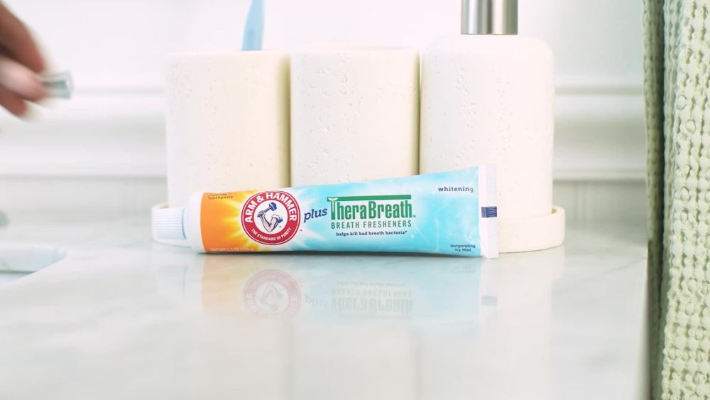 Anticavity Whitening Toothpaste with Fluoride and Icy Mint Flavor - 5.5 oz, 2 Pack
