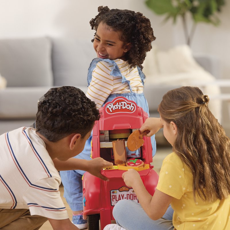 Play-Doh Pizza Delivery Scooter Playset for Kids Ages 3-5 with Modeling Compound