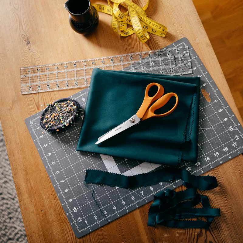 Fabric Pinking Shears 8-inch Pack of 2 with Pointed Tips for Sewing and Crafting