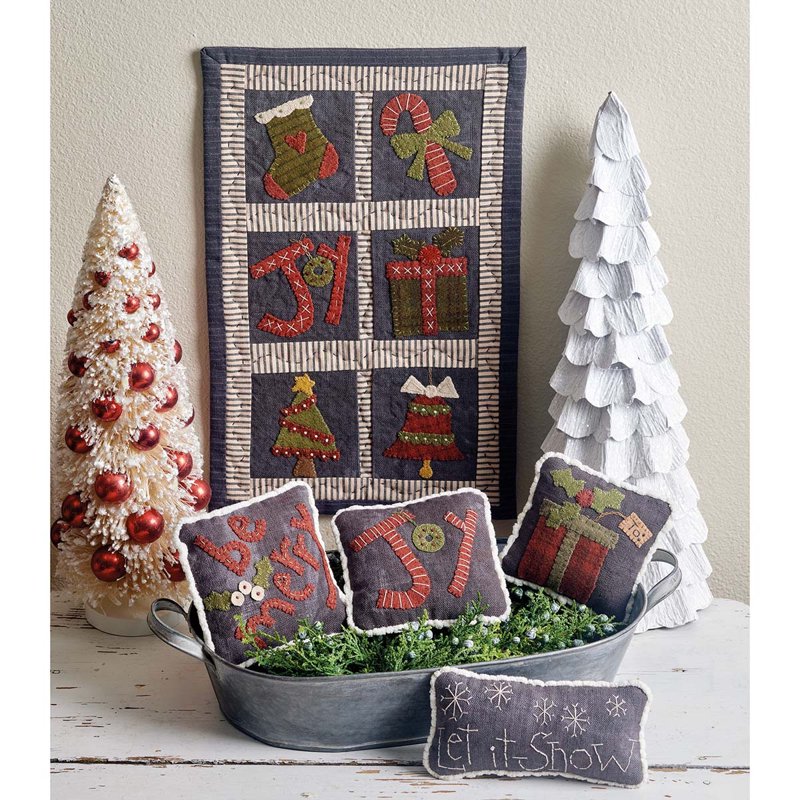 Christmas Stitchery Book - 40 Holiday Home Decor Projects for Hand Embroidery