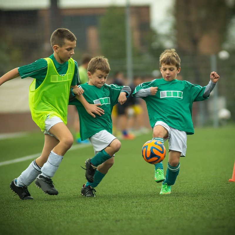 JXR Soccer Shin Guards for Kids - 1 Pair with Socks, Size S/M/L (Variation: Black 1 Pack) - Ages 3-12