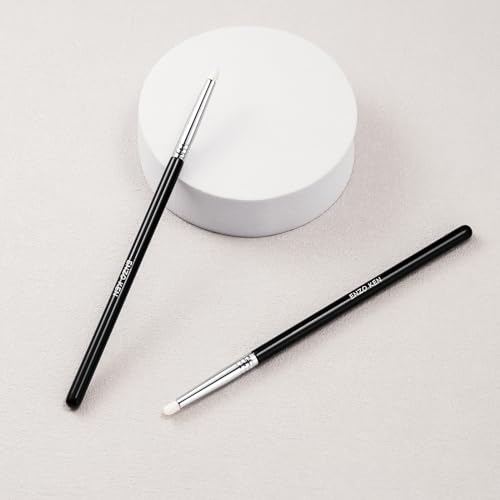 Natural Goat Hair Eyeshadow Brush, Small Blending Eye Shadow Brush, Eye Shadow Blending Brushes, Eye Blending Brush, Nose Contour Brush, Eyeshadow Blending Makeup Brushes. (E904S)