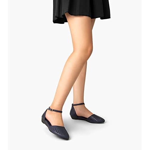 MaxMuxun Sandals for women 2026 Closed Toe Flats Roman Ankle Strap Cage Comfortable Summer Beach Dressy Shoes