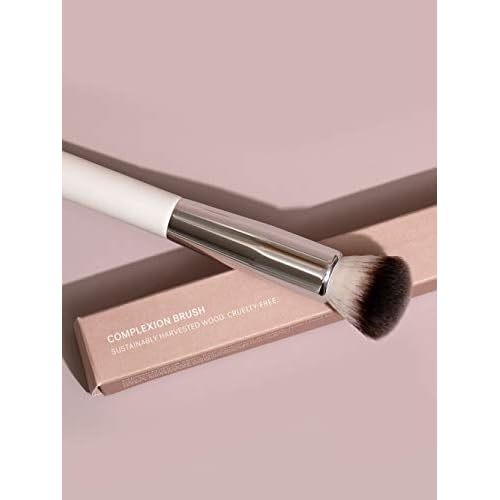 ILIA - Complexion Brush | Liquid + Cream Complexion Product Brush Made with FSC Certified Wood, Aluminum, + Soft, Vegan Bristles | Expertly Crafted | Non-Toxic, Vegan, Cruelty-Free, Recyclable