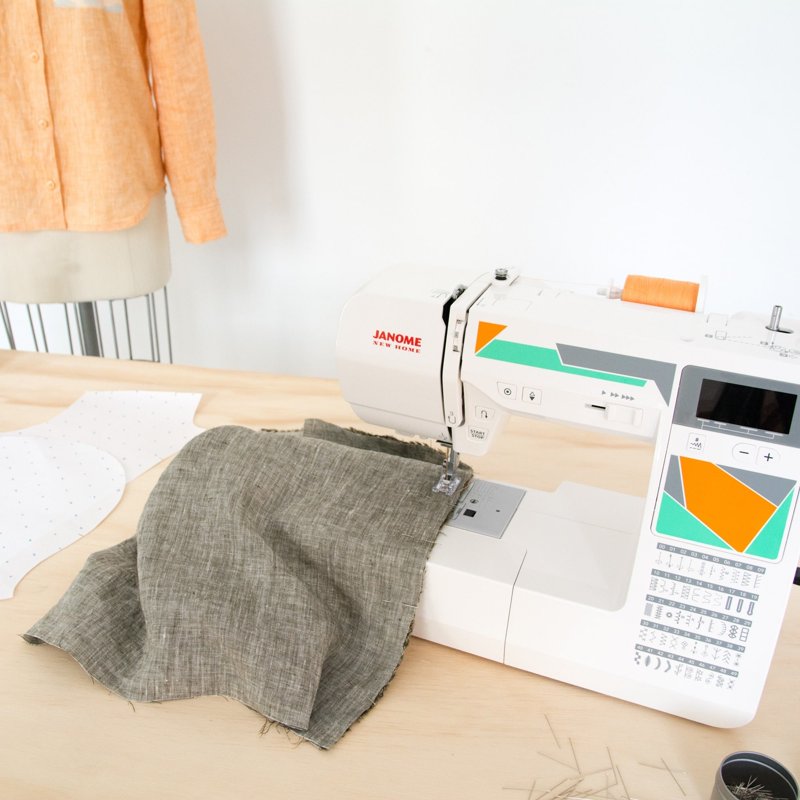 Janome MOD-50 50-Stitch Computerized Sewing Machine for Home Use