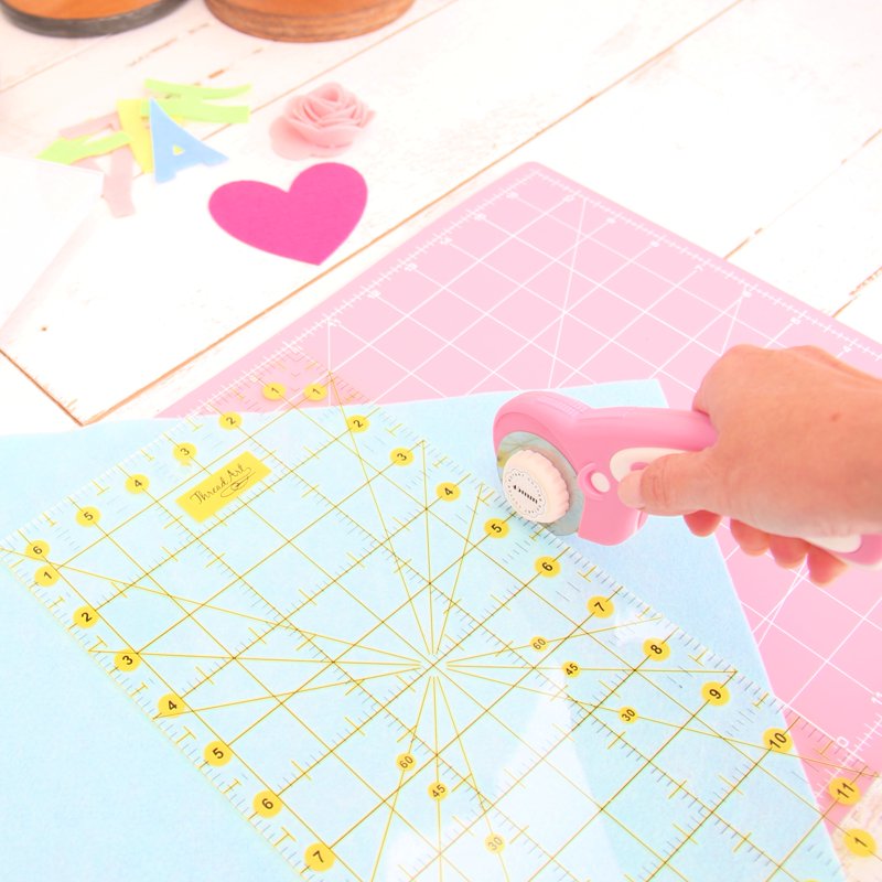 Rotary Cutter Set with 45mm Blade, Self-Healing Cutting Mat & Quilting Ruler