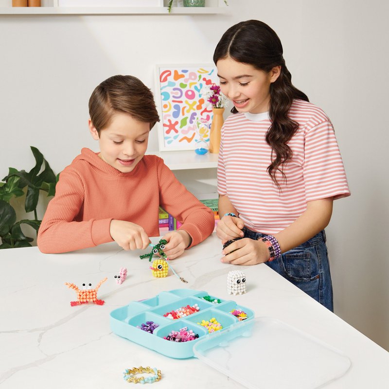 Kids DIY Construction Set with 650 Flexible Pieces for Creative Builds - Ages 6+
