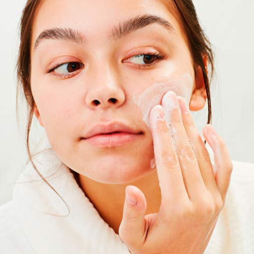Aveeno Clear Complexion Foaming Oil-Free Facial Cleanser with Salicylic Acid for Breakout Prone Skin, Face Wash with Soy Extracts, Hypoallergenic and Non-Comedogenic, 6 fl. oz