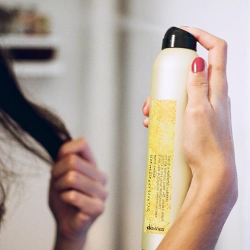 Davines This Is A Perfecting Hairspray, Medium Hold Invisible Finish - Ultra-Fine Mist for Natural Movement - No Build-Up or Residue, 10.14 Fl Oz