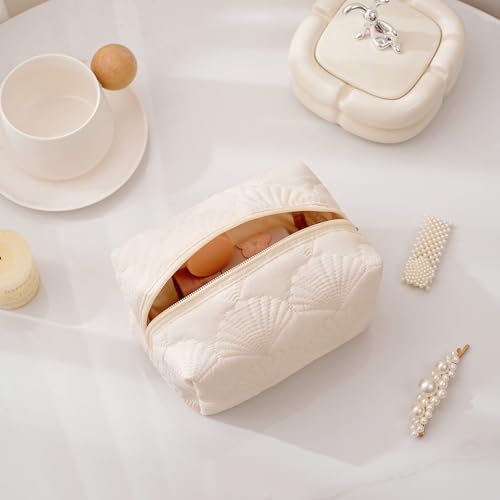 2Pcs Quilted Cotton Coquette Makeup bag, Coastal Granddaughter Aesthetic Cosmetic Bag, Cute Seashell Portable Travel Toiletry Pouch (2Pcs White)