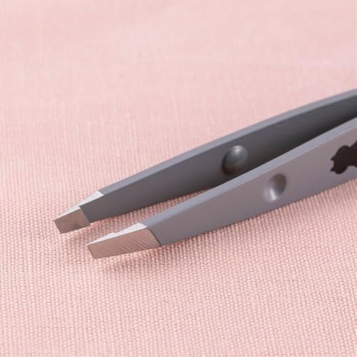 Kai Corporation KAI HC2203 Cat Tweezers with Cap Made in Japan