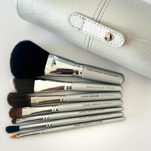 Daniel Sandler Socket and Smoke Brush for Blending Eyeshadow with Precision ? Soft Synthetic Eye Makeup Brush for Crease, Liner, and Smokey Eye Looks ? Cruelty-Free, 14cm