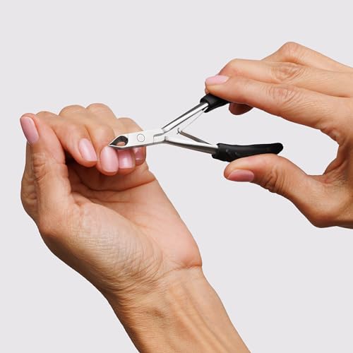 Tweezerman Great Grip Cuticle Nipper (Black/Stainless Steel)