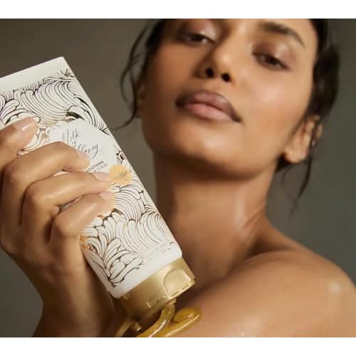 Oriflame milk and honey gold sugar scrub - 200ml - Business Buzz