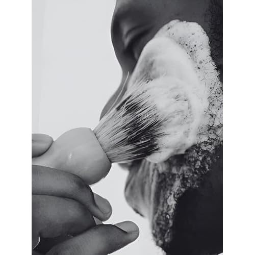 Daimon Barber Age Defence Shave Cream for Men, Moisturises, Reduces Shaving Irritation and Improves the Appearance of Tired Skin, with Coconut Oil and Aloe Vera 100ml