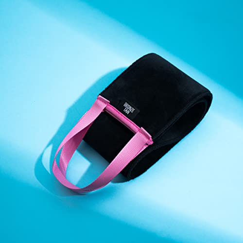 Bronze Tan Self Tanner Back Applicator - Tanning Mitt For Sunless Tanning Mousse or Lotion - Tan your Back Quickly and Easily - Self Tanning Back Applicator - Black with Pink Handles