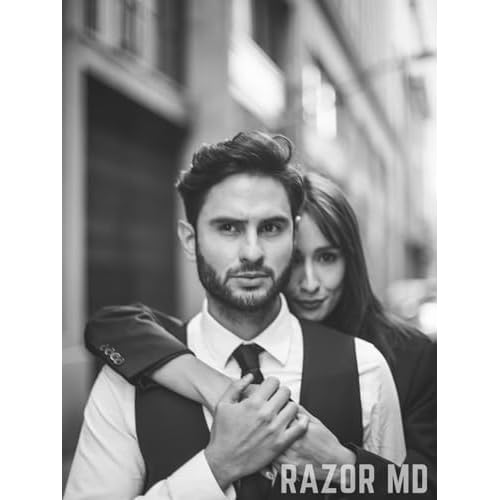 Razor MD Beard Wash for Men, 3-in-1 Beard Shampoo Conditioner and Nourishing, Men's Grooming with Natural Ingredients that Softens and Strengthens Beard, Sandalwood Scent, 8 oz