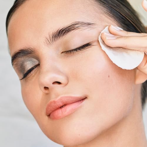 Clarins Gentle Eye Make-Up Remover | Removes Light To Medium Eye Make-Up | Cleanses, Soothes and Softens | Conditions Lashes | Oil-Free | Ophthalmologist Tested | All Skin Types | 4.2 Fluid Ounces