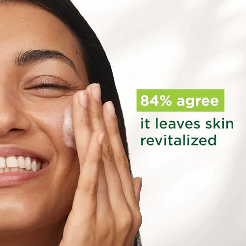 Simple Kind To Skin Refreshing Face Wash - Facial Cleanser with Vitamin B5 and E - Strengthens and Smooths Skin - Vegan, No Harsh Chemicals - 6 pc