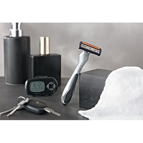 Bic Flex 4 Comfort Men's Razors - Pack of 3 Disposable 4-Blade Razor - with Lubricating Strip for A Smooth And Precise Shave