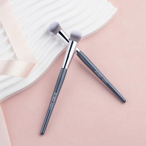 Angled Kitten Paw Concealer Brush Under Eye, Concealer Brush, Nose Contour Brush, Small Concealer Brushes for Makeup, Under Eye Makeup Brush, Under Eye Brush, Concealer Makeup Brush - 10M01