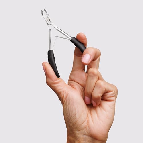 Tweezerman Great Grip Cuticle Nipper (Black/Stainless Steel)