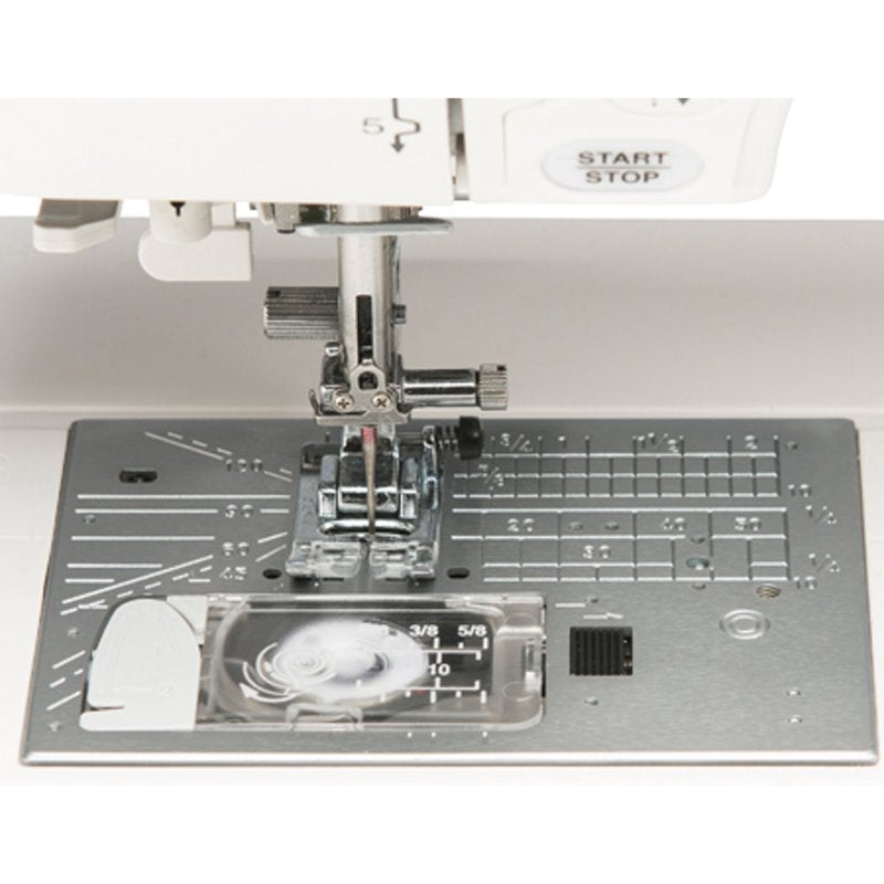 Janome Horizon MC8200QCPSE Computerized Sewing Machine with Free Bundle