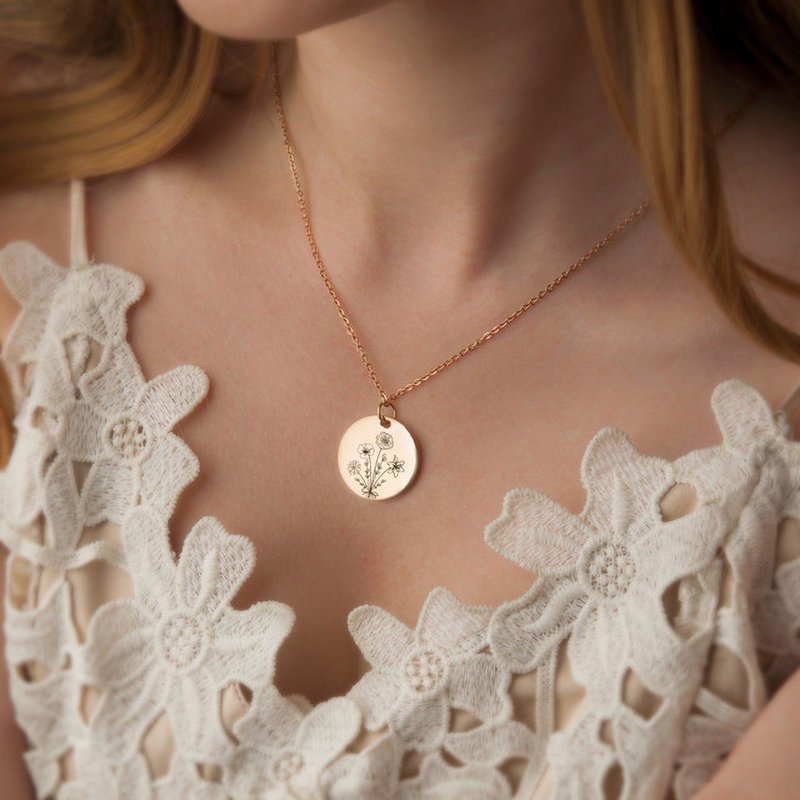 Personalized Birth Flower Necklace - Customizable Pendant for Mom & Gift
