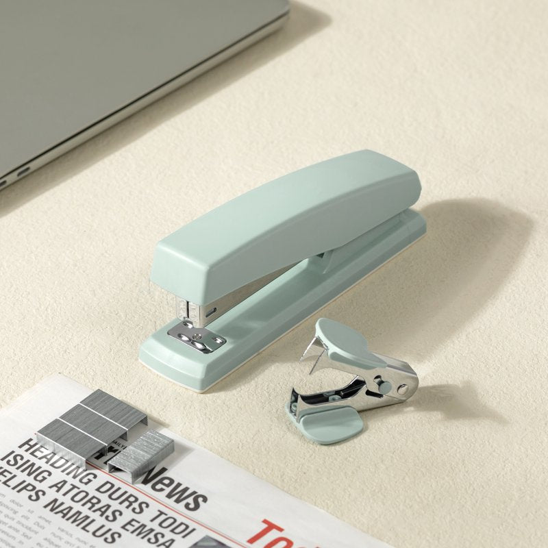Deli Desktop 3-in-1 Stapler Set – 20-Sheet Capacity, Includes 1000 Staples & Remover, Green