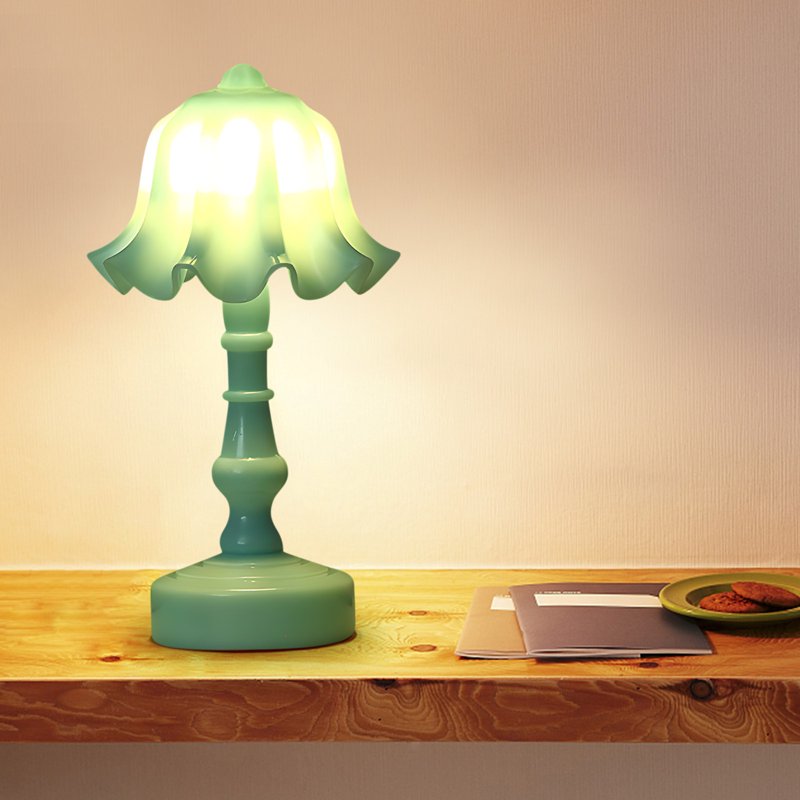 Small Cordless Bedside Lamp - 5.5 Inch Retro Night Light for Bedroom & Living Room