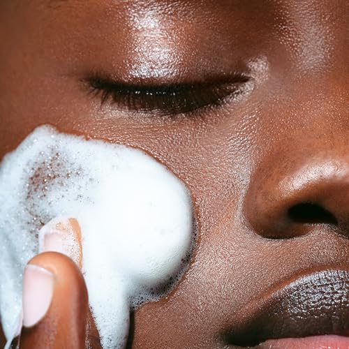 Clarins Purifying Toning Lotion | Less Oily Skin After 14 Days of Use* | Cleanses, Hydrates, Purifies, Mattifies and Balances Skin's Microbiota | Contains Witch Hazel | Combination To Oily Skin Types