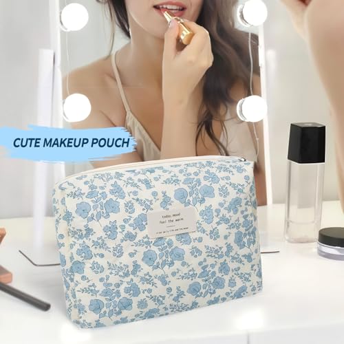 Makeup Bag Toiletry Bag Cosmetic Bag Cute Preppy Stuff Things for Teen Girls Large Make Up Pouch Floral Quilted Skincare Bags Organizer Travel Essentials for Women Gifts for Women