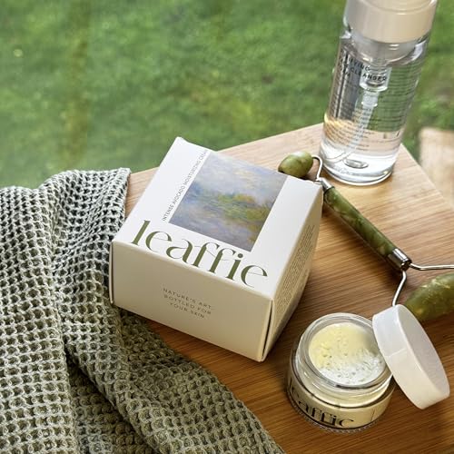 Tree Hut Vitamin C Glow Bundle, Sugar Scrub, Foaming Gel Wash, and Whipped Body Butter, Exfoliate, Hydrate, Brighten & Reveal Glowing Skin, Nourishing Skin Care Set for All Skin Types, Vegan