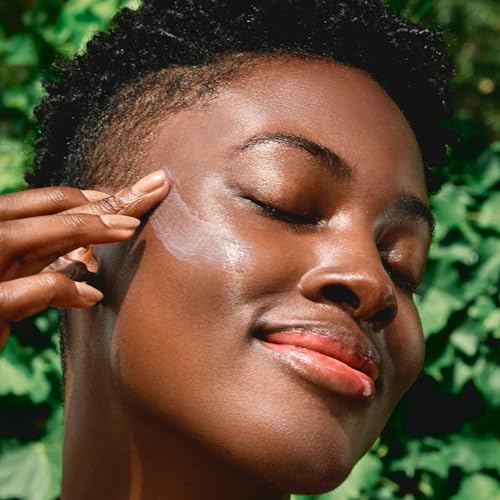 Clarins UV Plus Anti Pollution Sunscreen for Face | Broad Spectrum SPF 50 | Oil Free, No White Cast | UVA/UVB and Pollution Protection | Protective Antioxidants | All Skin Types