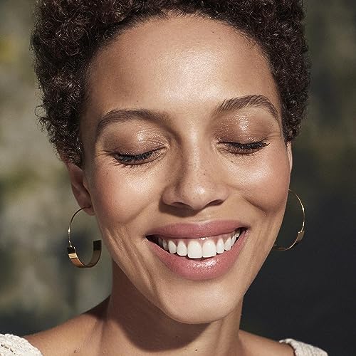Well People Bio Powder Foundation, Lightweight & Hydrating Foundation For Perfecting & Smoothing Skin, Semi-Matte Finish, Vegan & Cruelty-free, 11C