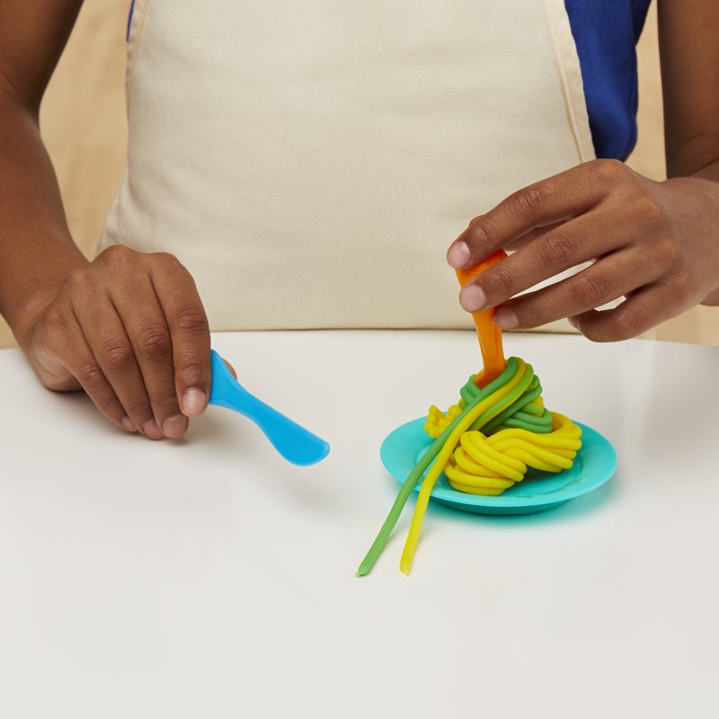 Play-Doh Kitchen Creations Lil’ Noodle Playset with 2 Dual-Color Cans - Pretend Pasta Toy for Kids