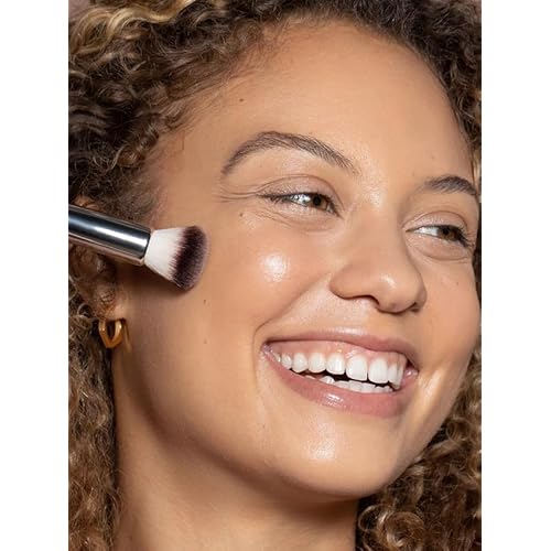 ILIA - Complexion Brush | Liquid + Cream Complexion Product Brush Made with FSC Certified Wood, Aluminum, + Soft, Vegan Bristles | Expertly Crafted | Non-Toxic, Vegan, Cruelty-Free, Recyclable