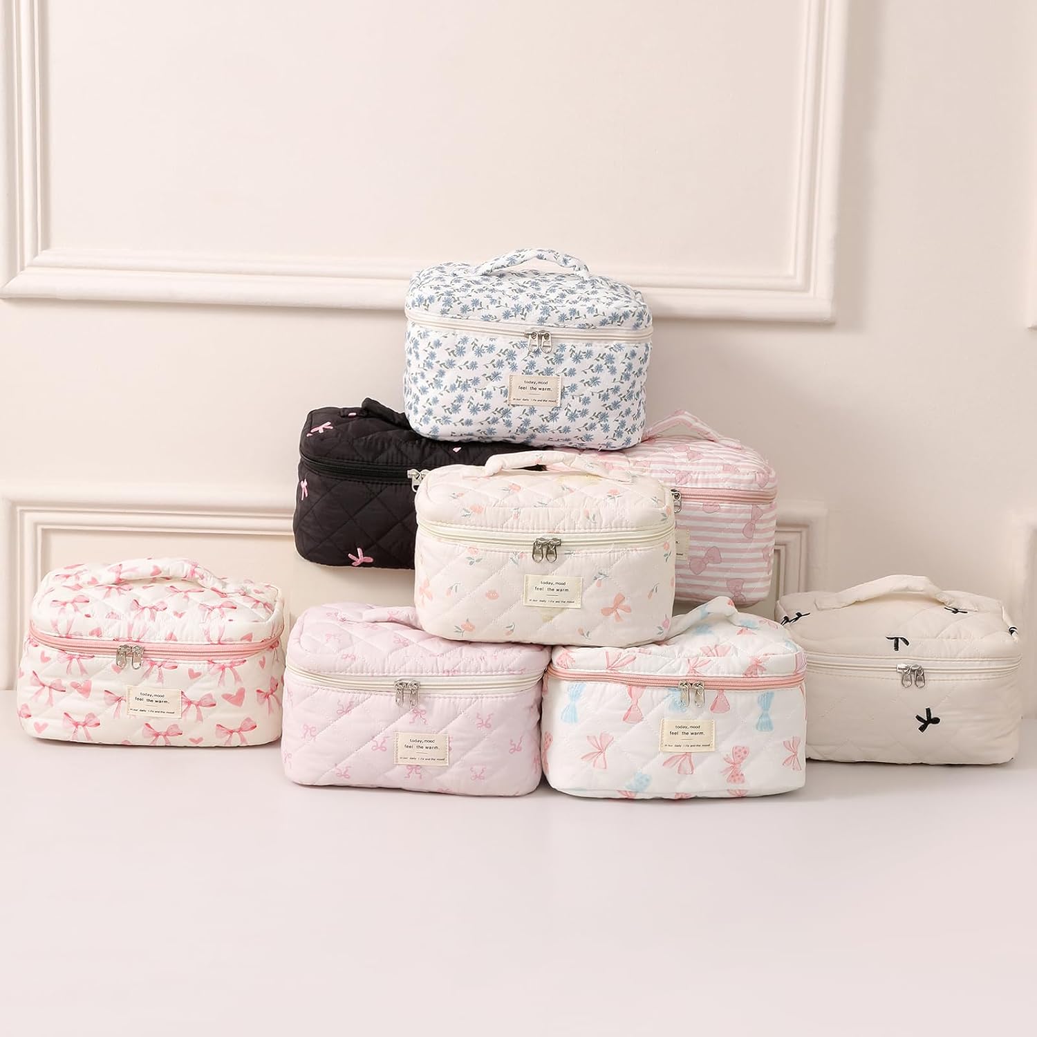 uekeboag Large Travel Quilted Makeup Bag for Women, Floral Cotton Cosmetic Bag, Coquette Aesthetic Floral Toiletry Organizer Bag