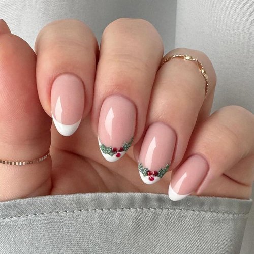 30Pcs Christmas Nails White French Tip Press on Nails Short Almond Fake Nails Christmas Fruit False Nails with Glue Winter Glossy Acrylic Nails Natural Full Cover Stick on Nails DIY Art for Women