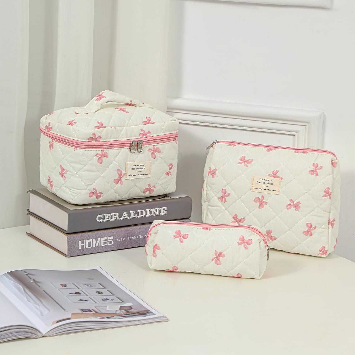 uekeboag Large Travel Quilted Makeup Bag for Women, Floral Cotton Cosmetic Bag, Coquette Aesthetic Floral Toiletry Organizer Bag
