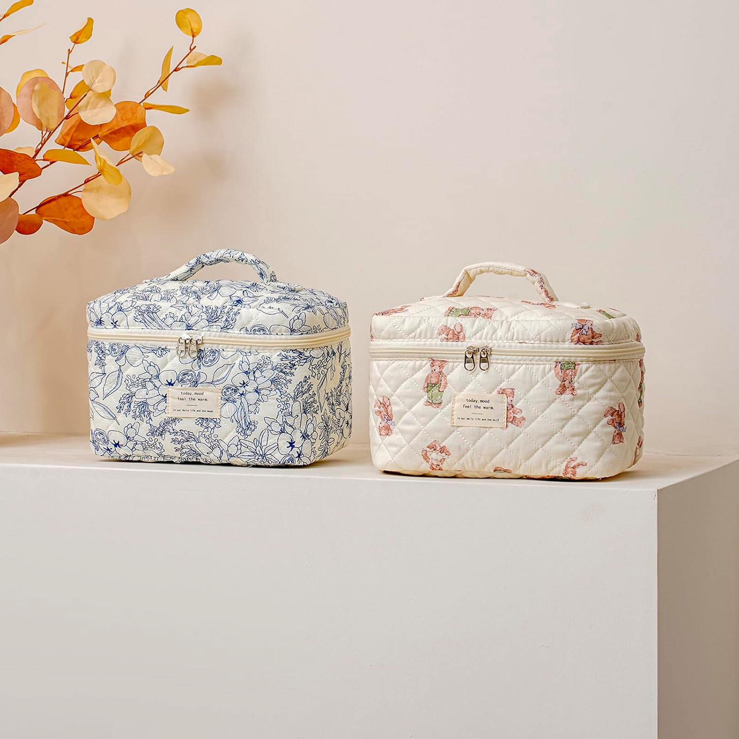 uekeboag Large Travel Quilted Makeup Bag for Women, Floral Cotton Cosmetic Bag, Coquette Aesthetic Floral Toiletry Organizer Bag