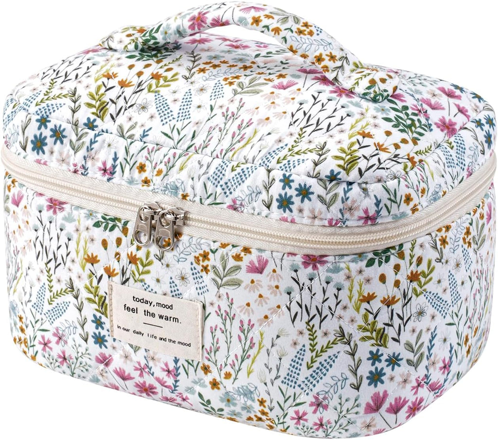 uekeboag Large Travel Quilted Makeup Bag for Women, Floral Cotton Cosmetic Bag, Coquette Aesthetic Floral Toiletry Organizer Bag