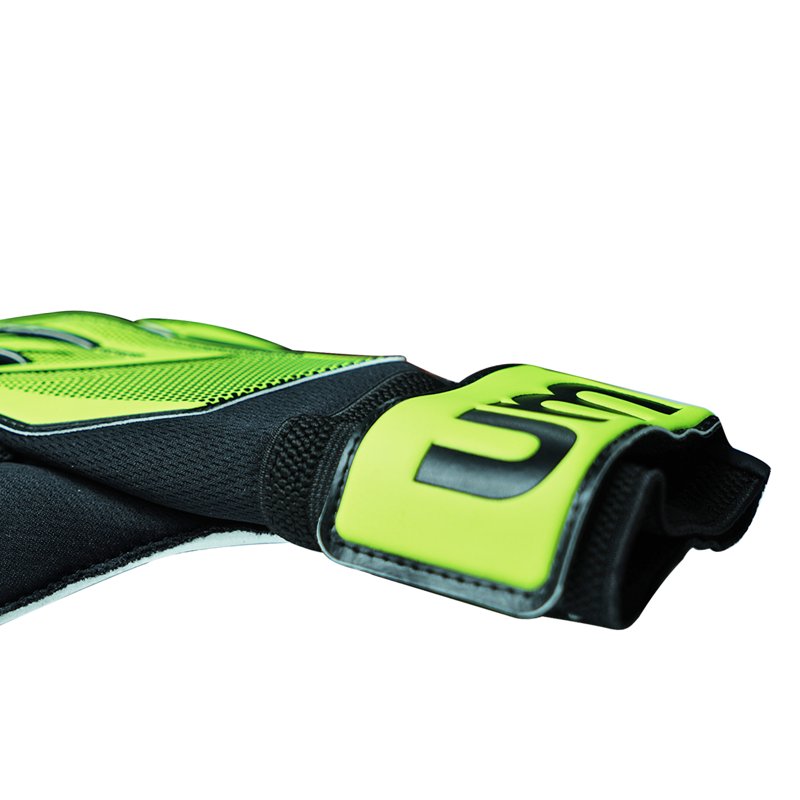 Junior Goalie Gloves with Latex Palm - Green, Medium | Umbro Soccer Training