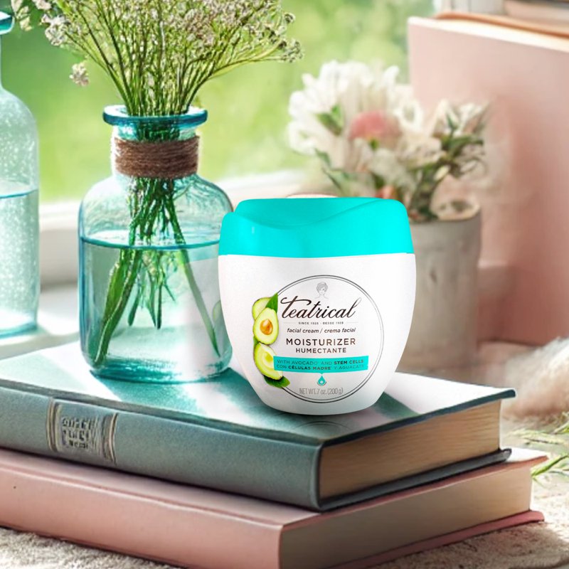 Hydrating Face Moisturizer with Avocado & Stem Cells - 7 Oz for Women