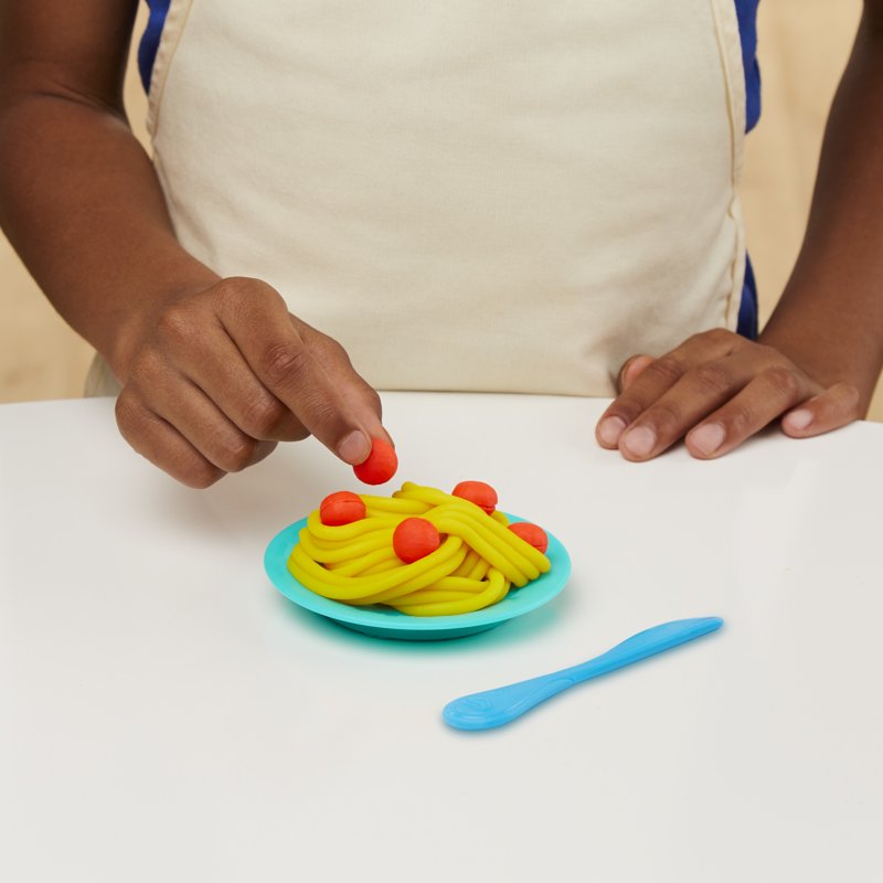 Play-Doh Kitchen Creations Lil’ Noodle Playset with 2 Dual-Color Cans - Pretend Pasta Toy for Kids